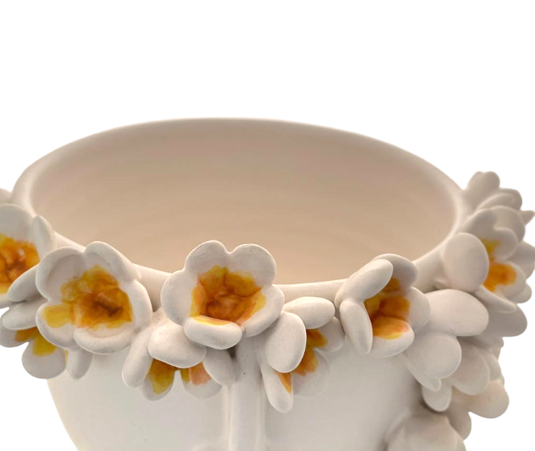 FRANGIPANI WITH CHIN MEDIUM VASE