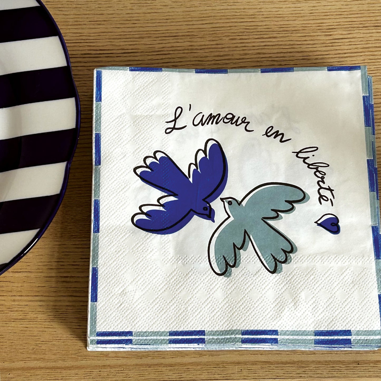 S20 PAPER NAPKINS LOVE BIRDS BLUE