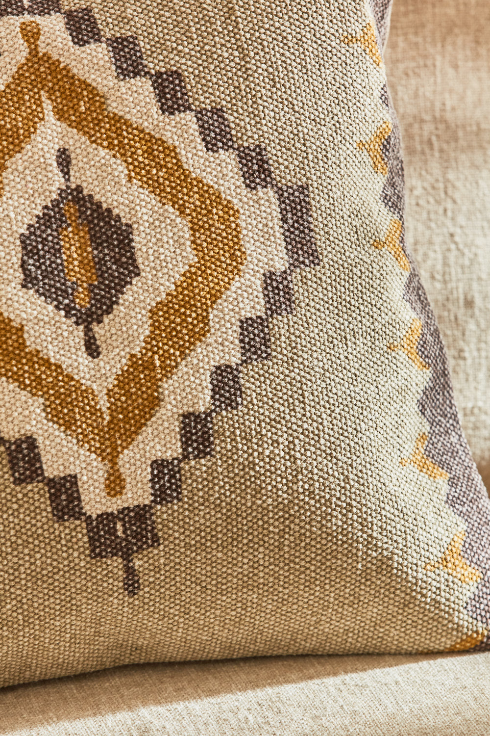 SOLRAC CUSHION COVER MUSTARD