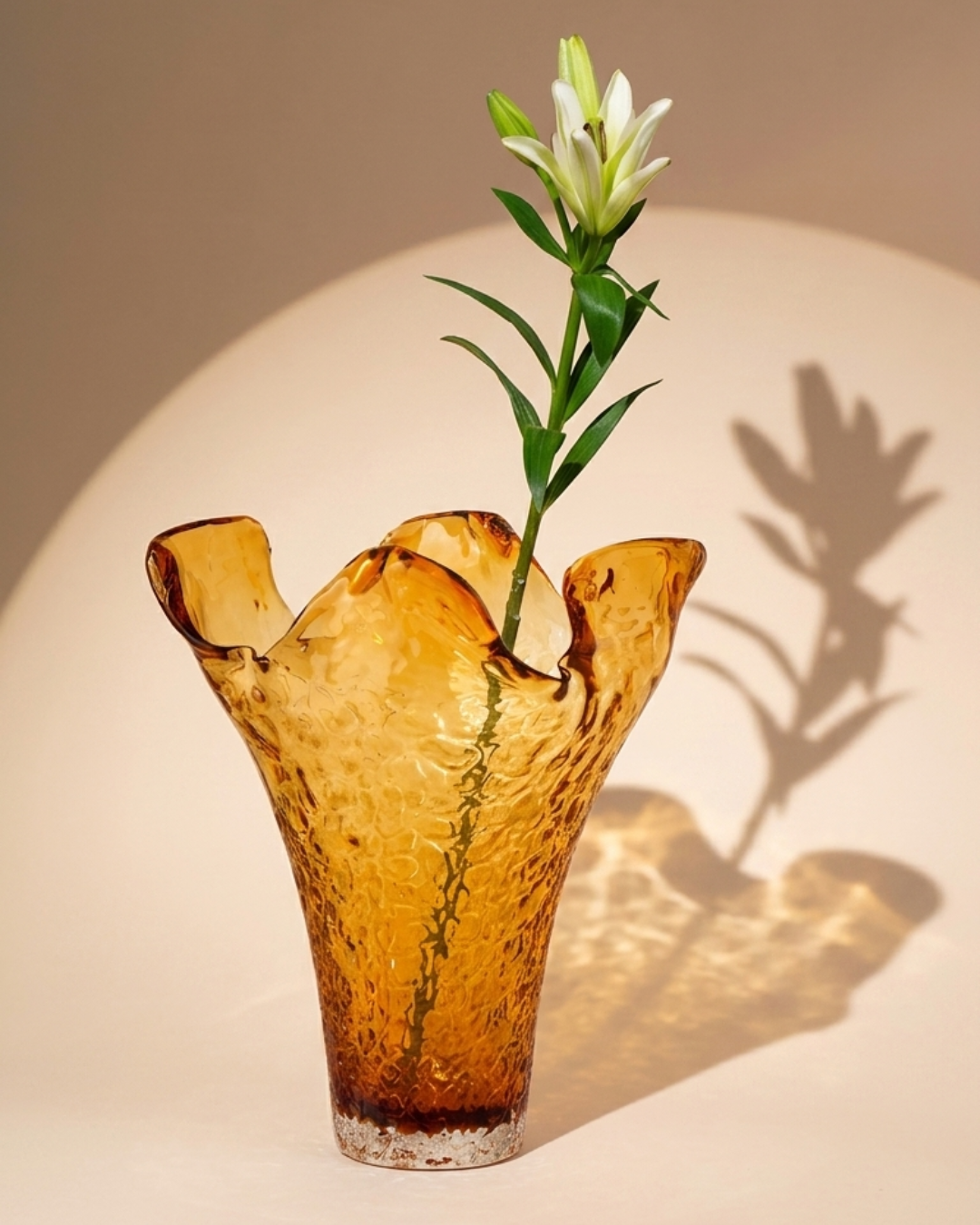 VASE IRREGULAR GLASS CARAMEL