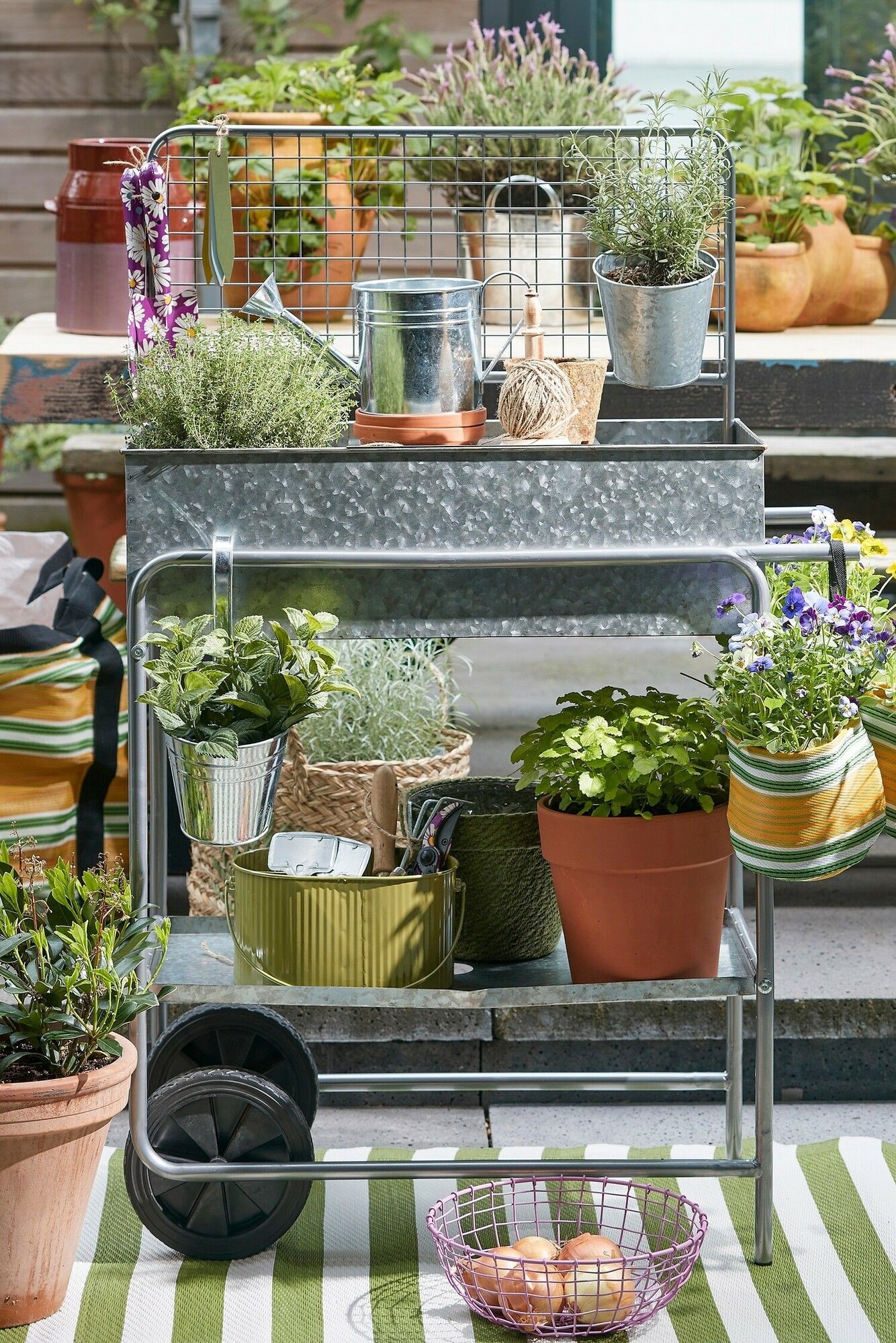 KEN GARDEN TABLE SILVER